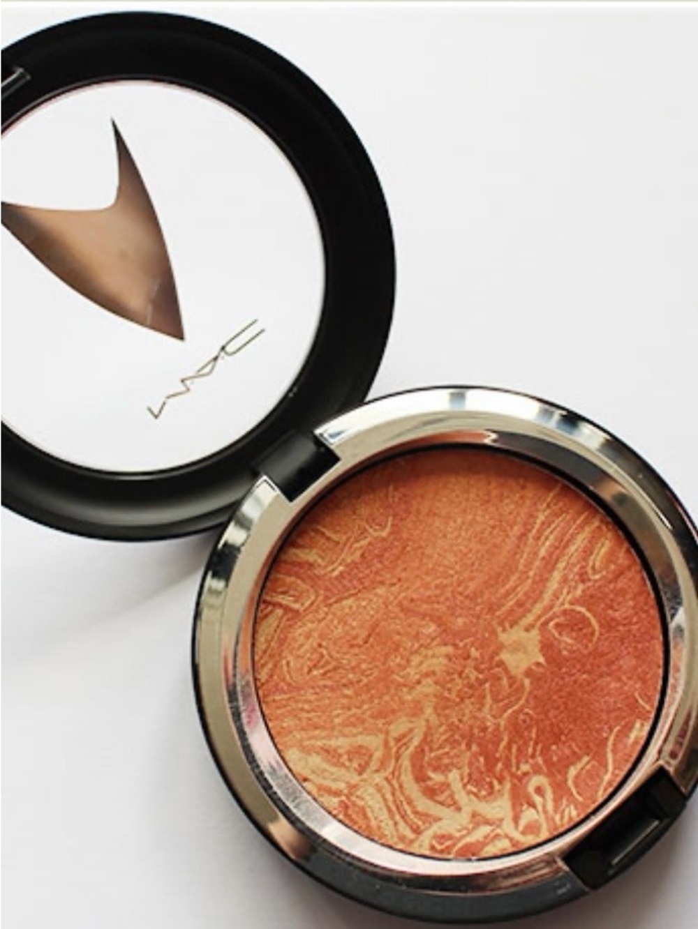 MAC Cosmetics Limited Edition Star Trek Trip the Light Fantastic Powder 💫